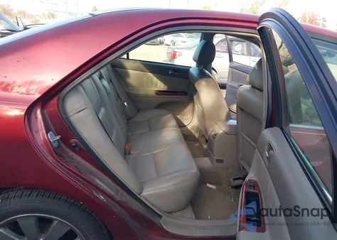 2002 Toyota Camry Xle z USA, uszkodzony, nr VIN 4T1BE30K62U101287